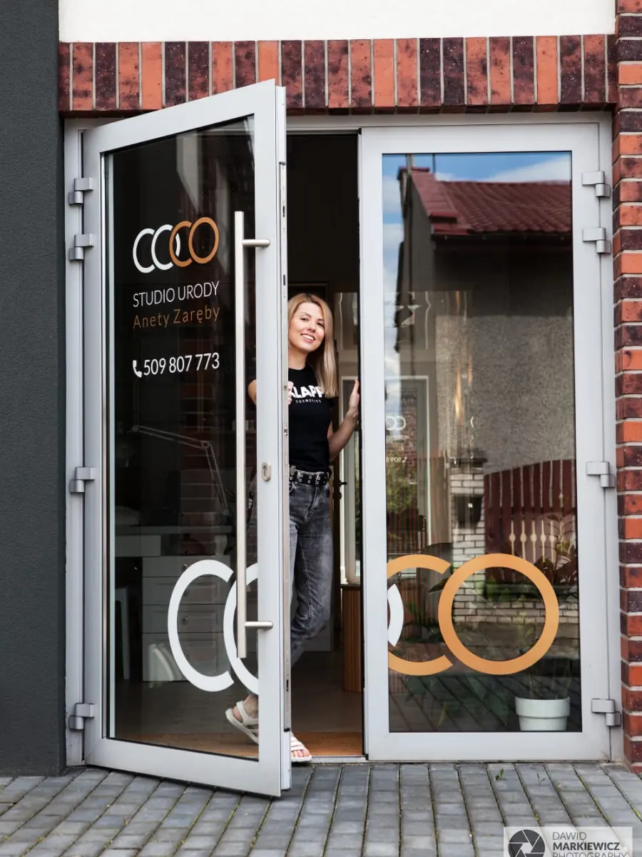 Wejście do gabinetu kosmetycznego COCO Studio Urody, Dąbrowa Górnicza